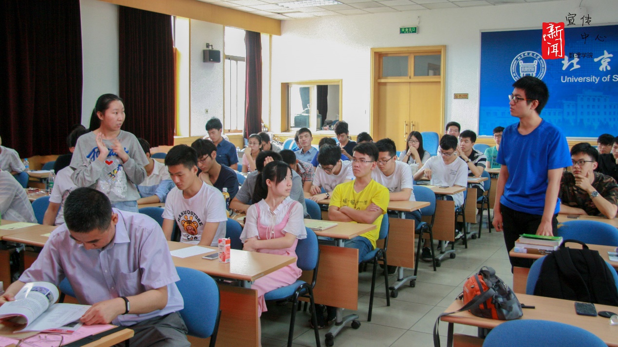 4e71c2a59a84a32bbd7a19da23a1f4f8.jpg 黄昆5.jpg